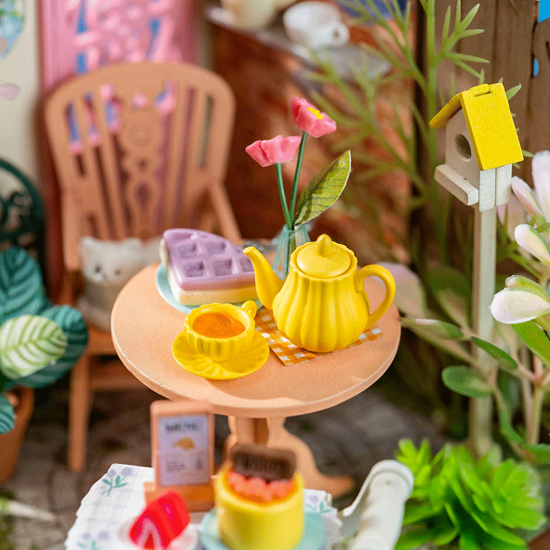 Miniatuurne nukumaja, Uhke Teeõu, Rolife, DS038
