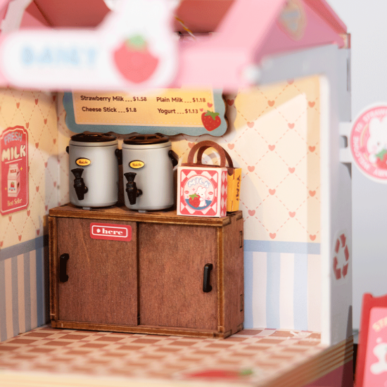 Miniatūra māja, Zemeņu piena kaste, Rolife, DS034